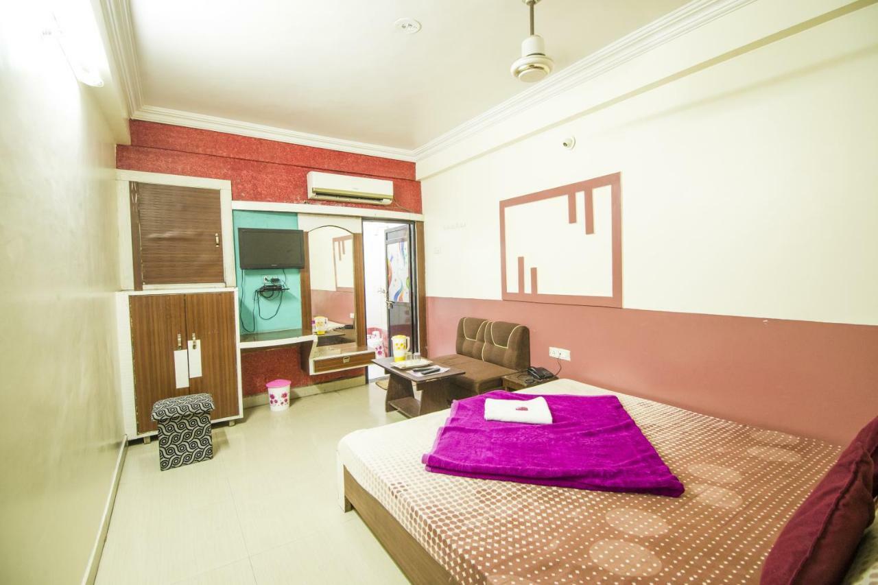 Hotel Gujarat Palace Ujjain Εξωτερικό φωτογραφία