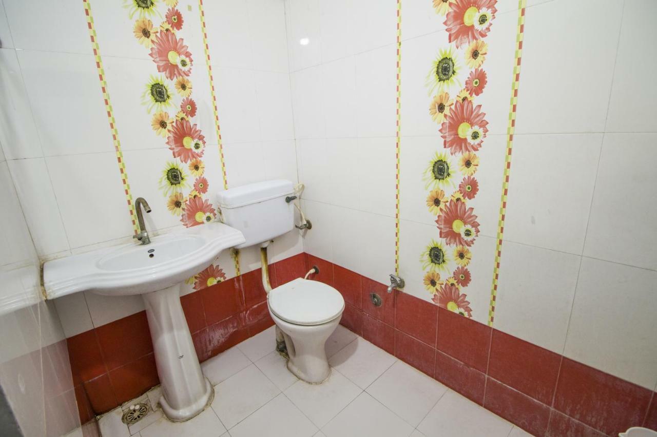 Hotel Gujarat Palace Ujjain Εξωτερικό φωτογραφία
