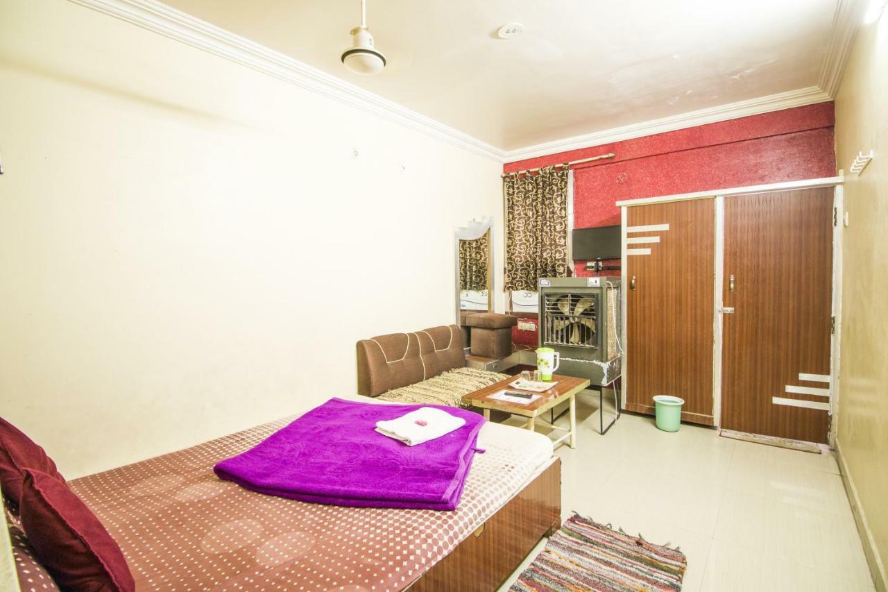 Hotel Gujarat Palace Ujjain Εξωτερικό φωτογραφία