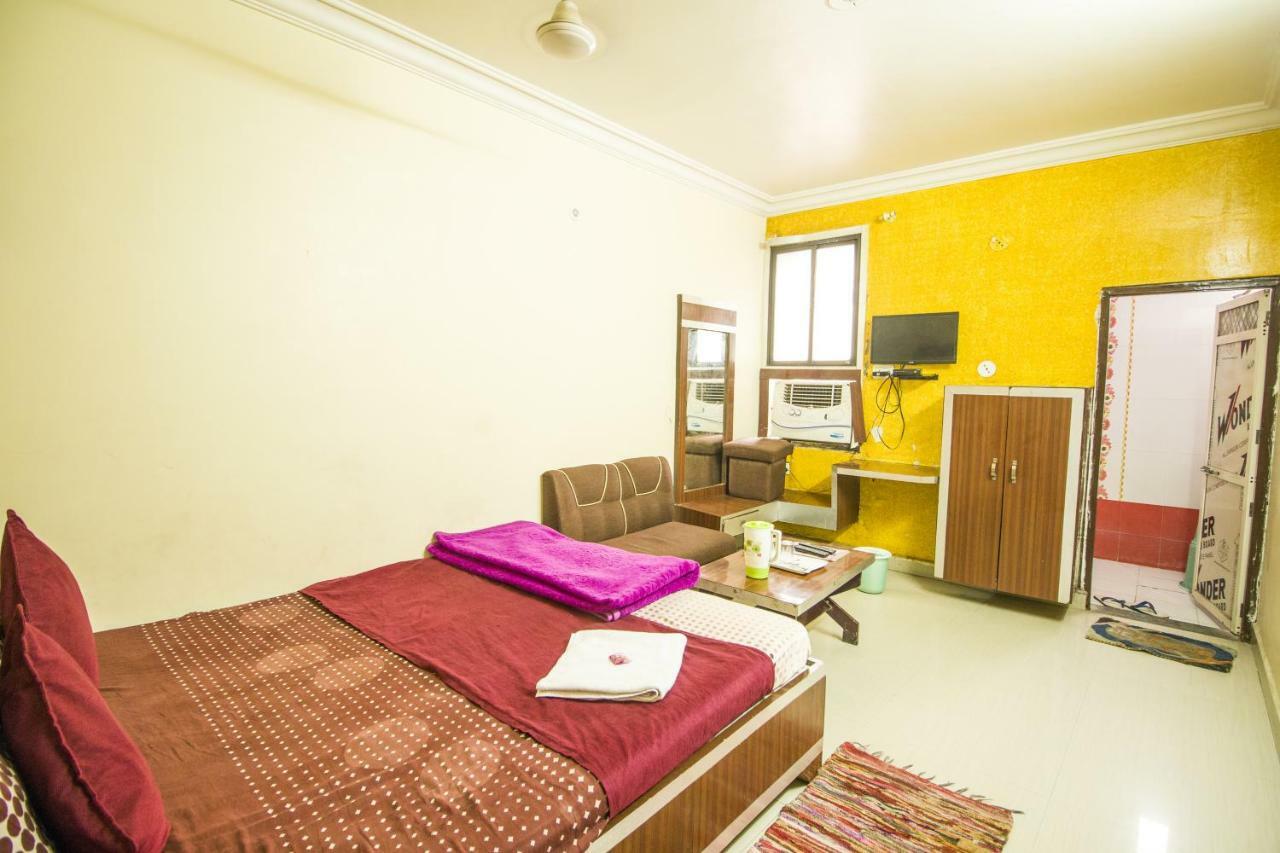 Hotel Gujarat Palace Ujjain Εξωτερικό φωτογραφία