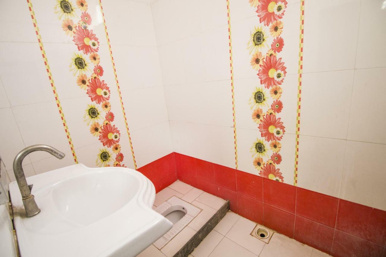 Hotel Gujarat Palace Ujjain Εξωτερικό φωτογραφία